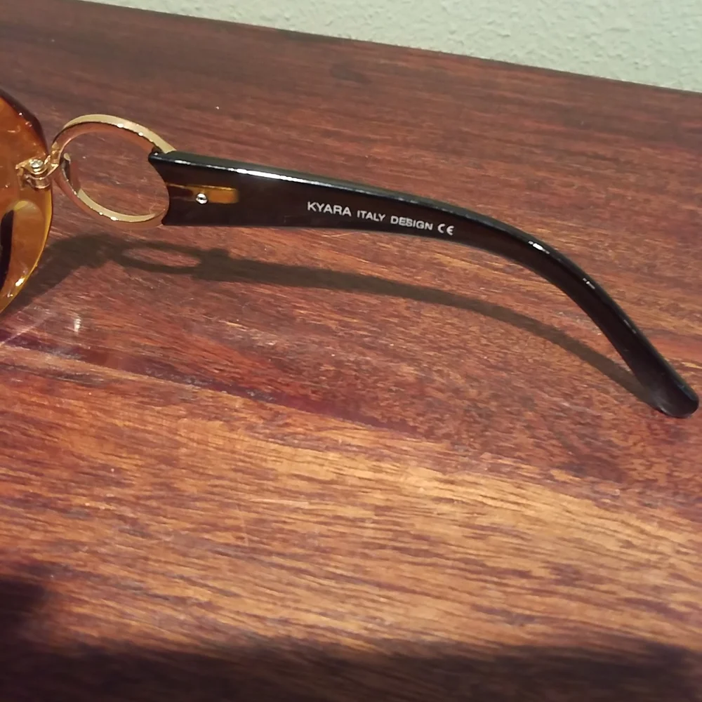 Kyara Itallian Sunglasses Amber & Black Frame